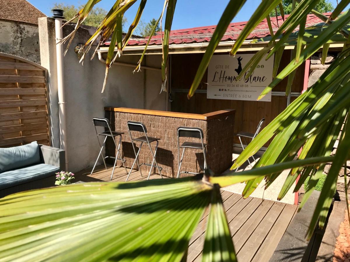 Gite De L'Homme Blanc Soizy-aux-Bois Exterior photo